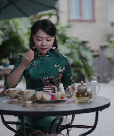 Cheongsam Try-On Photo
